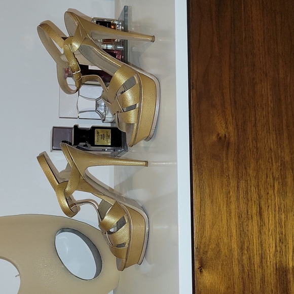 Patent Leather Saint Laurent Tribute Heels - Picture 5 of 12